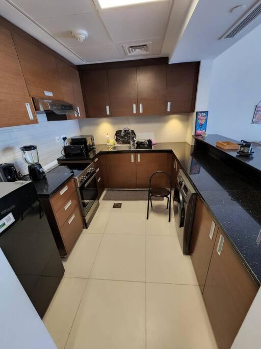Апартаменти Cozy 1Br In Iconic Tower Абу-Дабі Екстер'єр фото